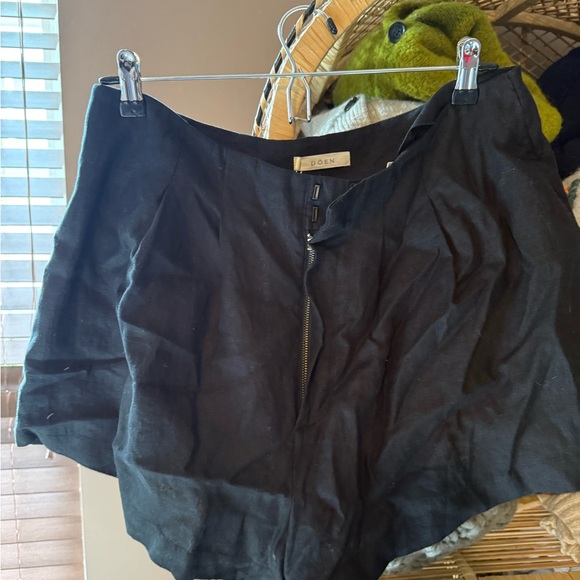 Doen Black Shorts
